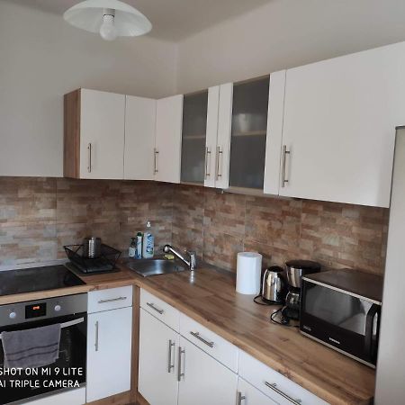 Alex Apartman Sopron Bagian luar foto