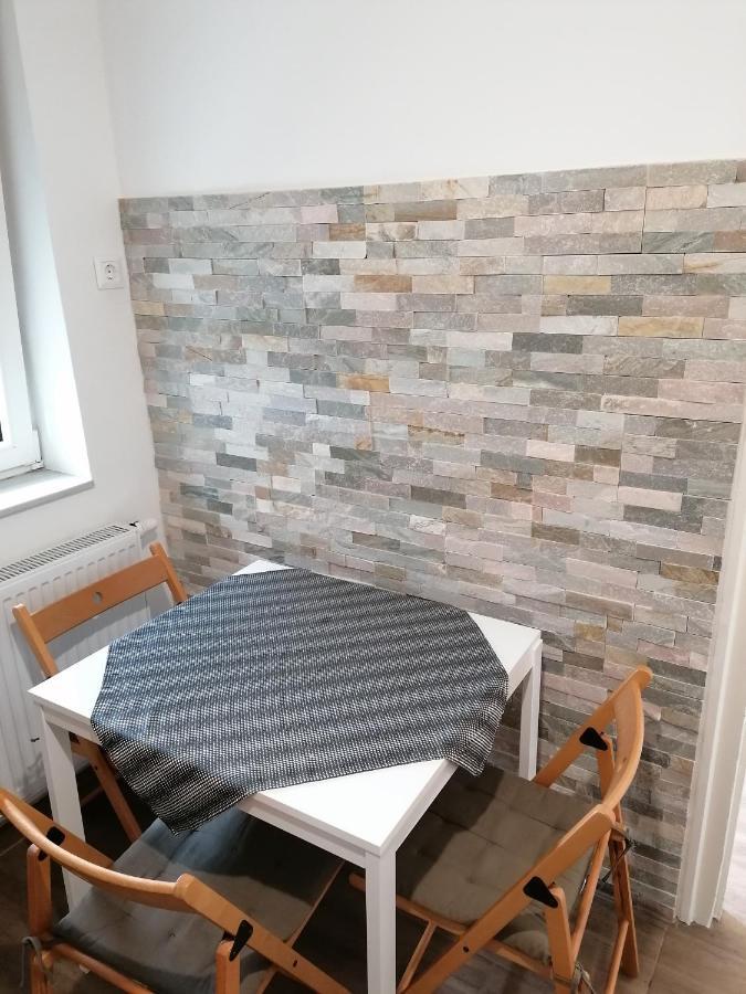 Alex Apartman Sopron Bagian luar foto